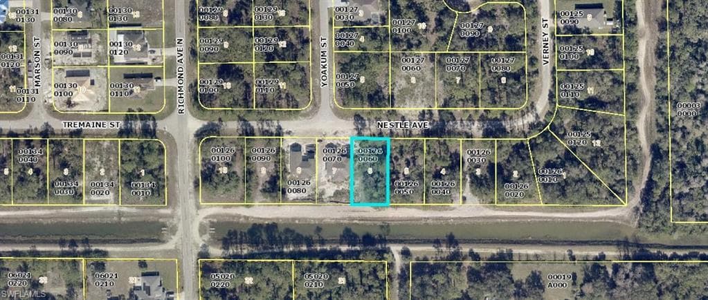 377 Nestle AVE LEHIGH ACRES, FL 33972