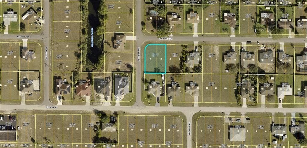 1102 NE 9th TER CAPE CORAL, FL 33909
