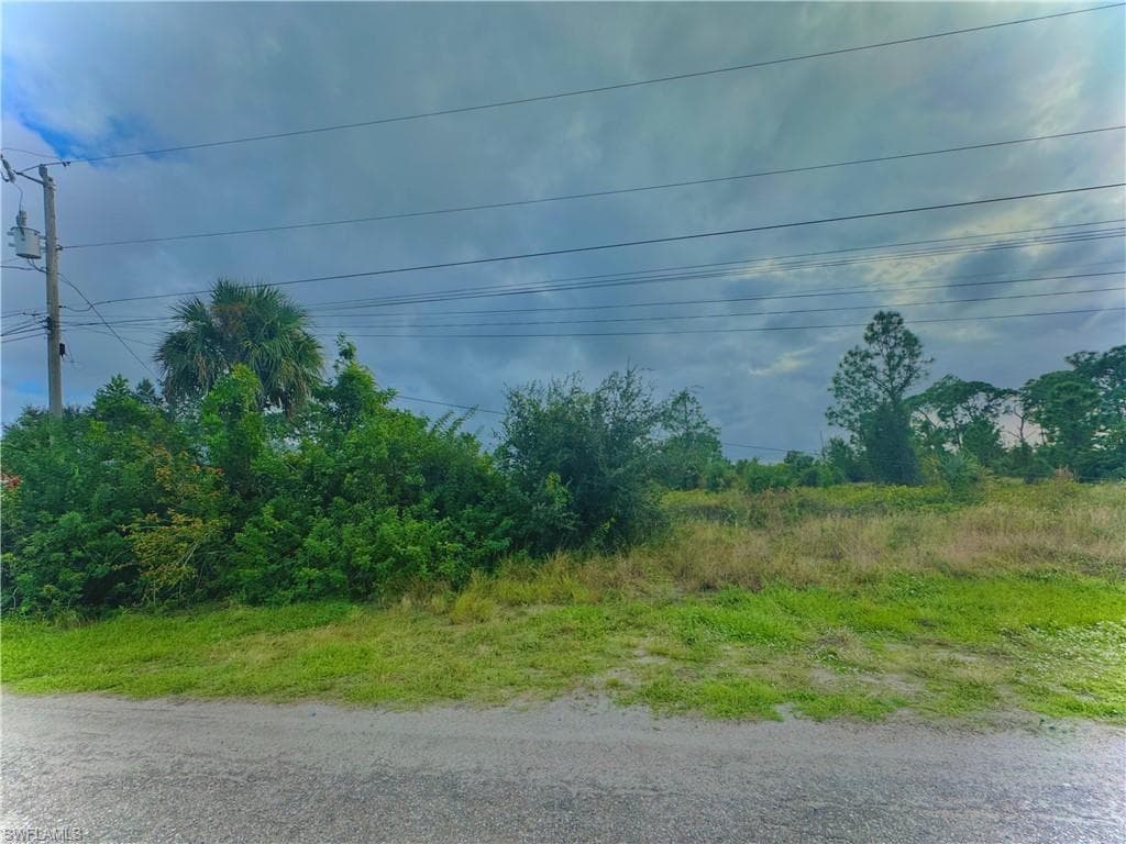 4107 13th ST SW LEHIGH ACRES, FL 33976