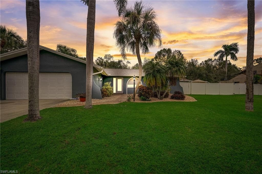 6795 Autumn CT NORTH FORT MYERS, FL 33903