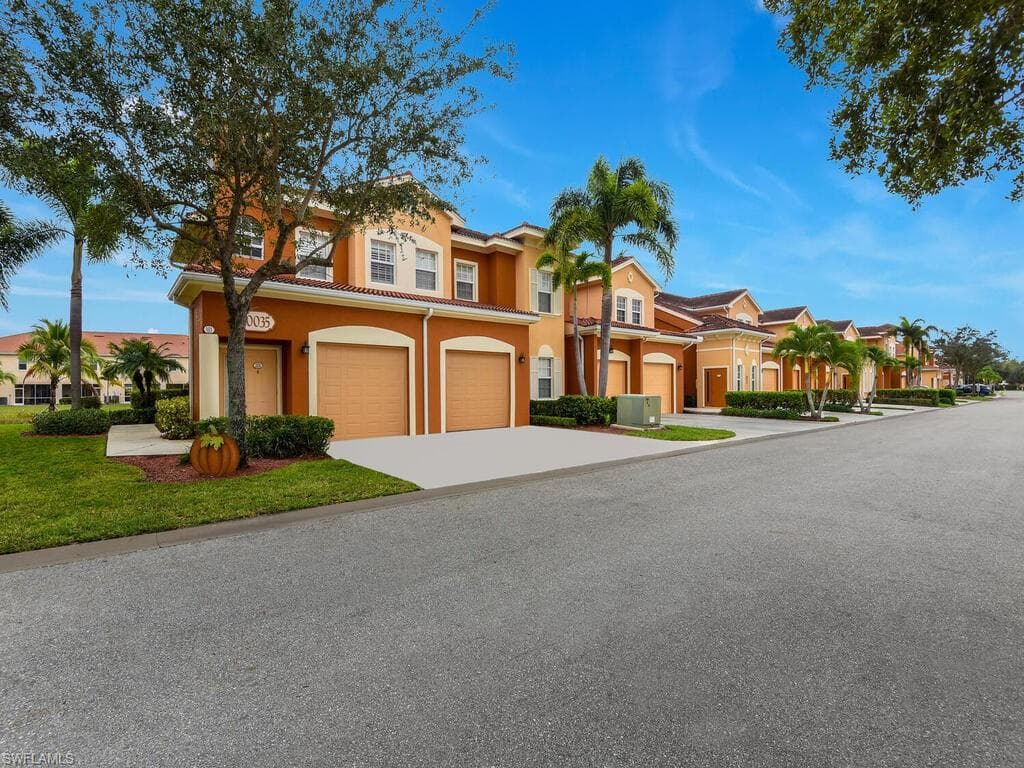 10035 Via Colomba CIR 202 FORT MYERS, FL 33966