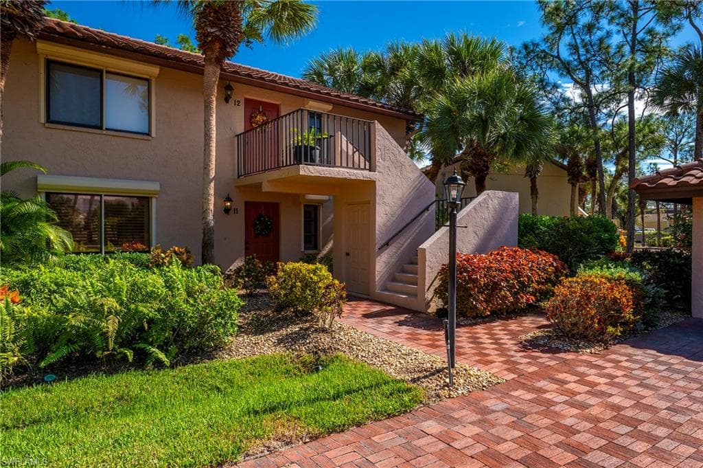 3207 Horse Carriage WAY 4011 NAPLES, FL 34105