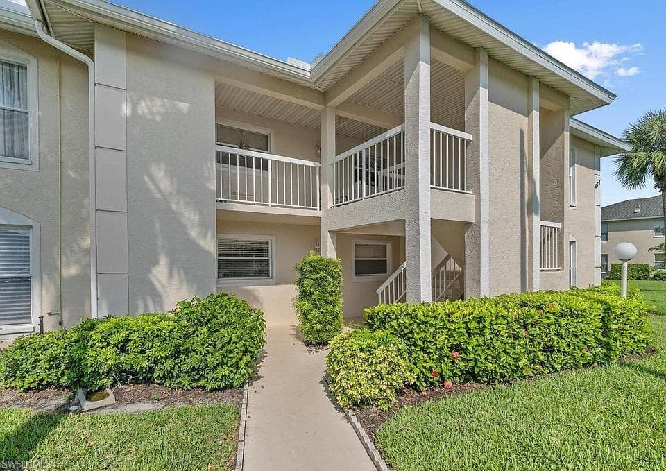 661 Squire CIR 203 NAPLES, FL 34104