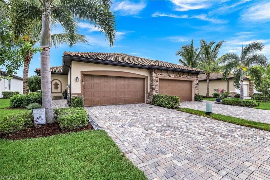 2128 Paget CIR 1.48 NAPLES, FL 34112