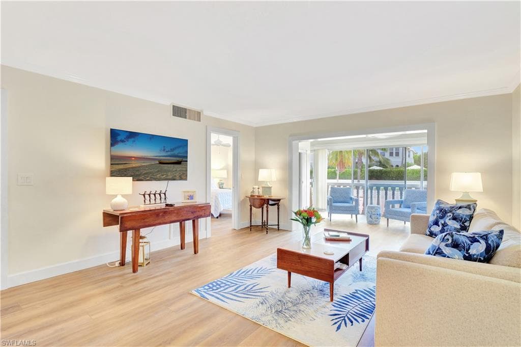 666 3rd ST S 105 NAPLES, FL 34102