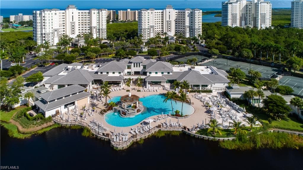 300 Dunes BLVD 707 NAPLES, FL 34110