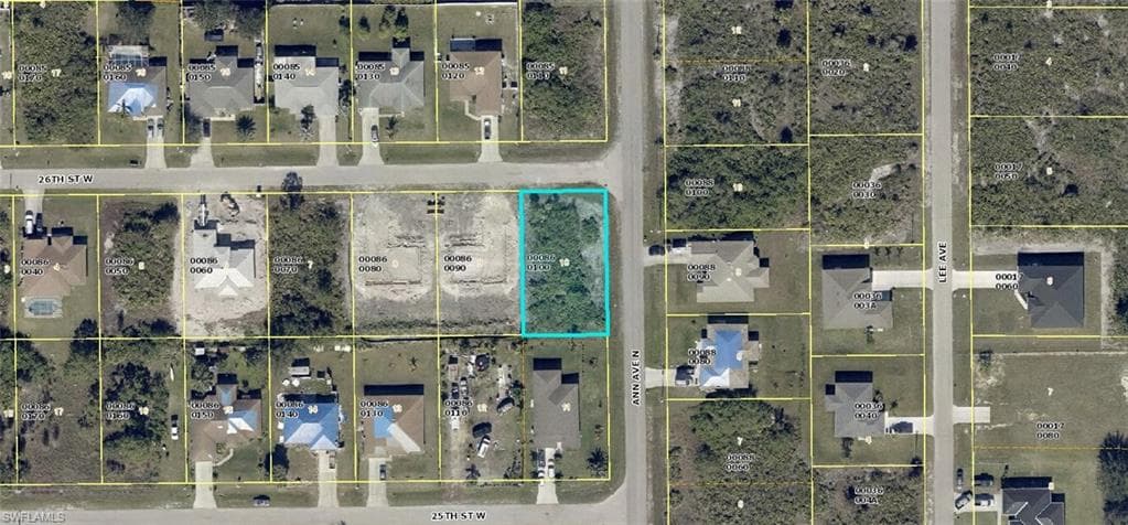 2501 26th ST W LEHIGH ACRES, FL 33971