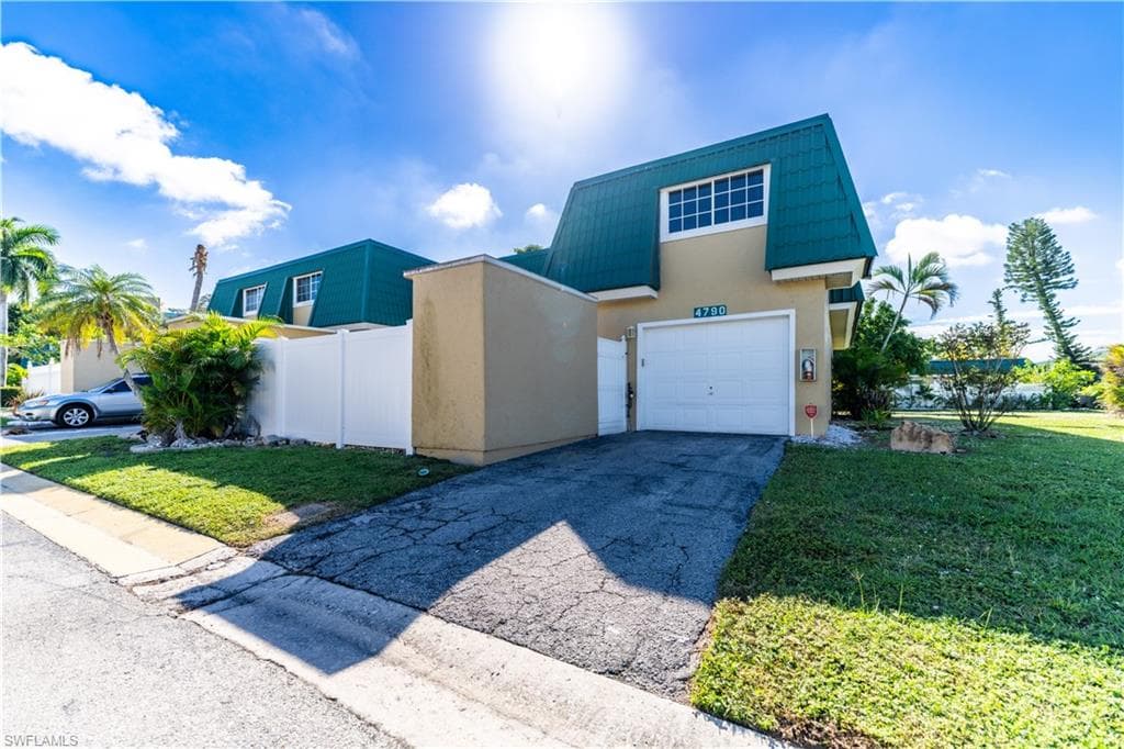 4790 Albacore LN FORT MYERS, FL 33919