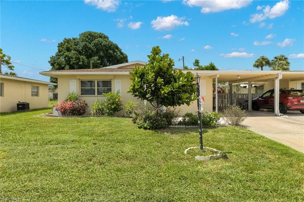 2206 E 5th ST LEHIGH ACRES, FL 33936
