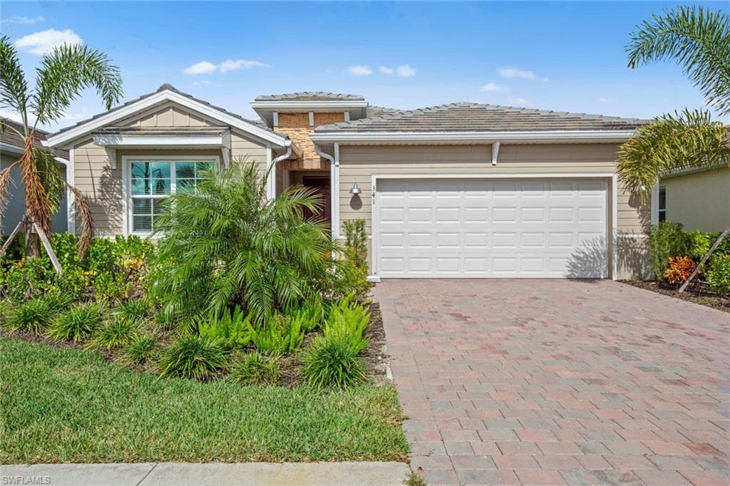 341 Deauville LOOP NAPLES, FL 34114