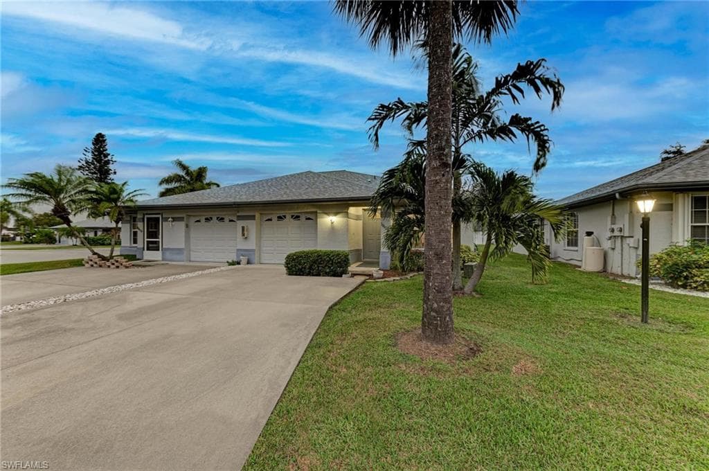 10626 Windsmont CT LEHIGH ACRES, FL 33936