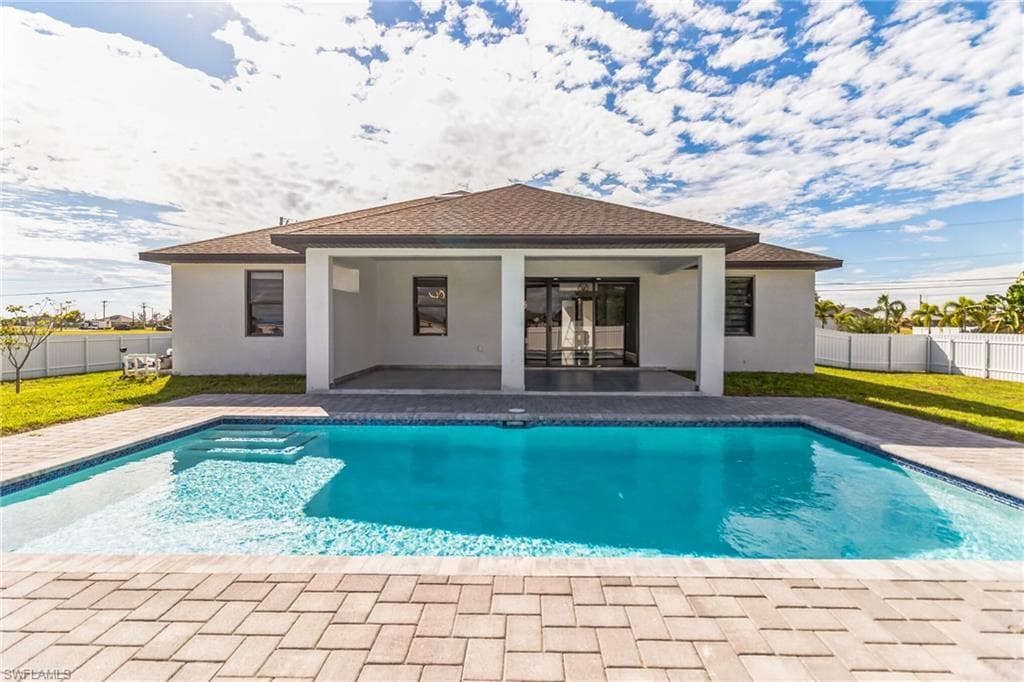 2421 Juanita PL CAPE CORAL, FL 33909