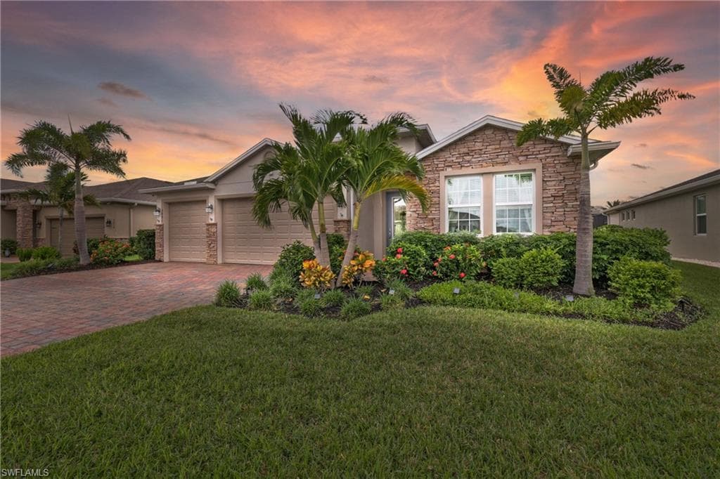 3421 Acapulco CIR CAPE CORAL, FL 33909