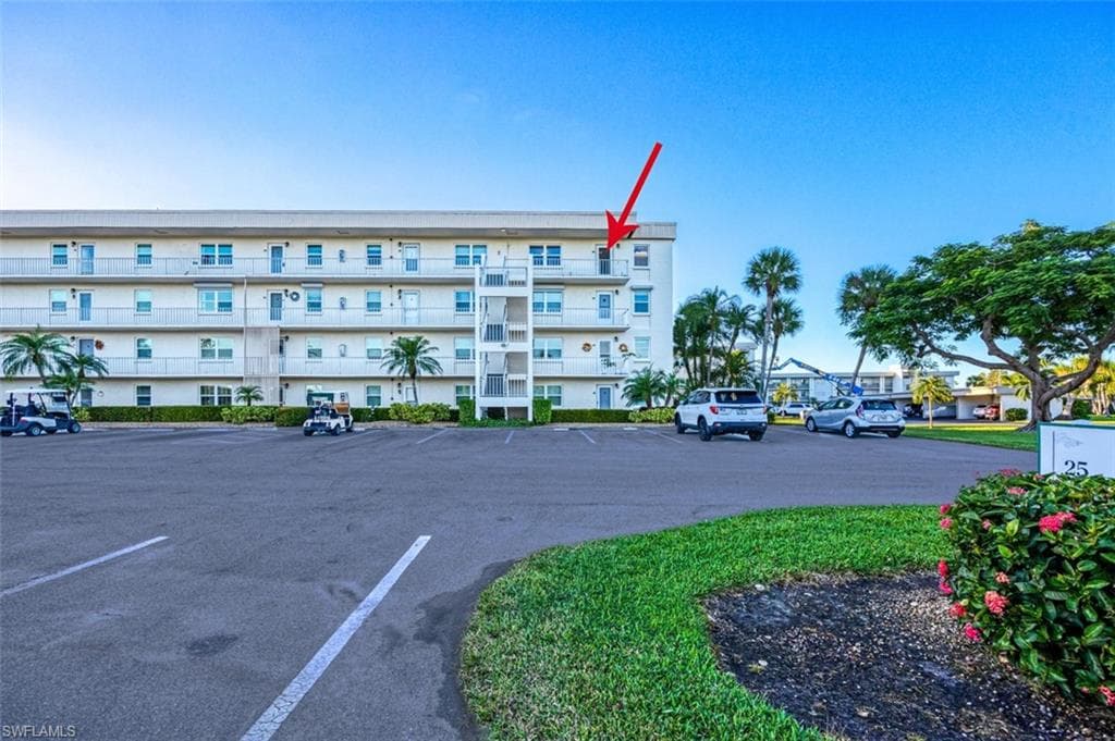 6220 Augusta DR 406 FORT MYERS, FL 33907