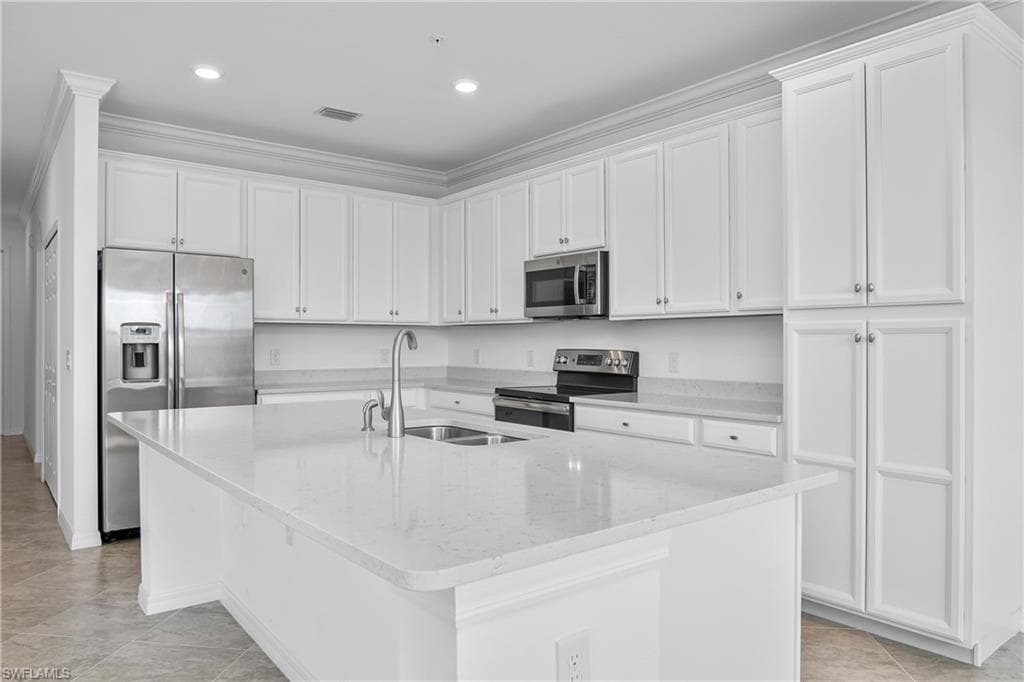 9590 Trevi CT 5346 NAPLES, FL 34113