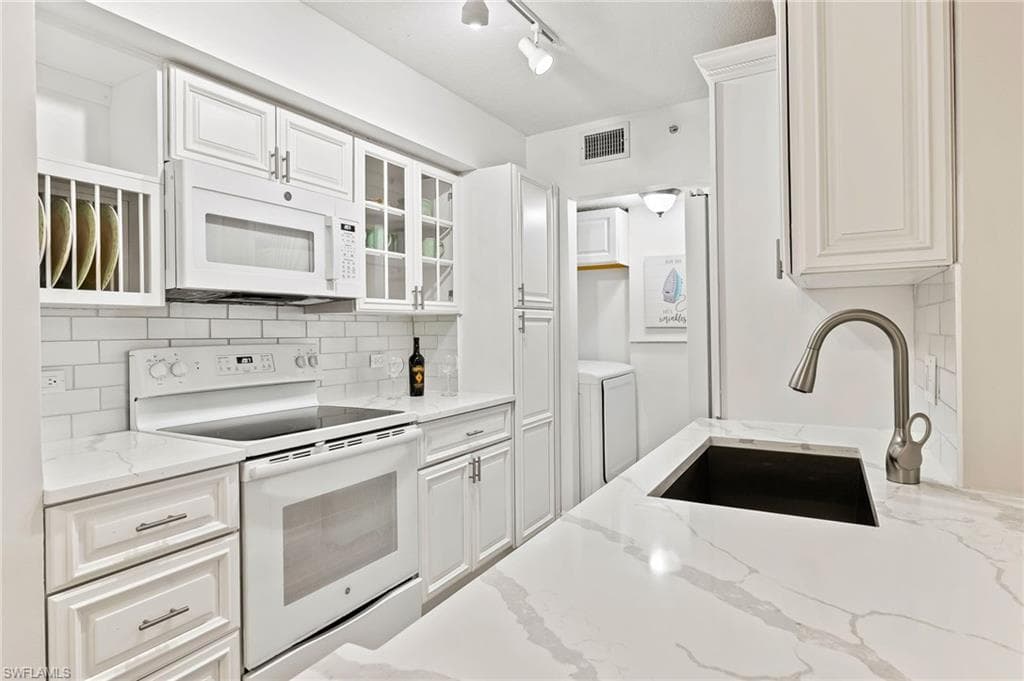 8851 Colonnades CT W 133 BONITA SPRINGS, FL 34135