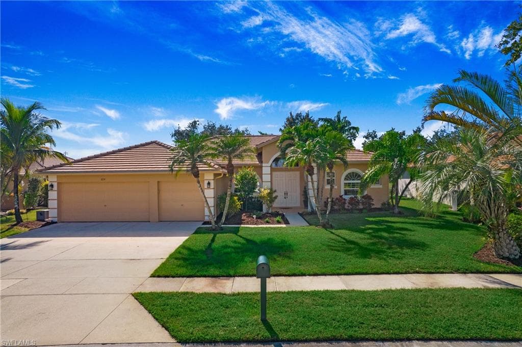 3274 Sturgeon Bay CT NAPLES, FL 34120