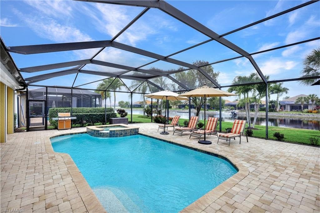 9111 Graphite CIR NAPLES, FL 34120