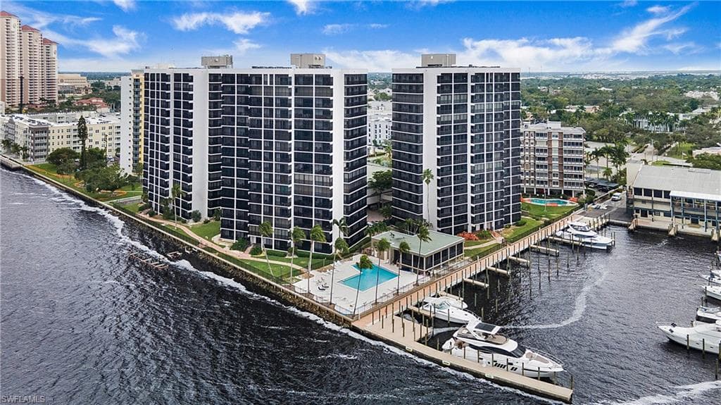 1910 Virginia AVE 401 FORT MYERS, FL 33901