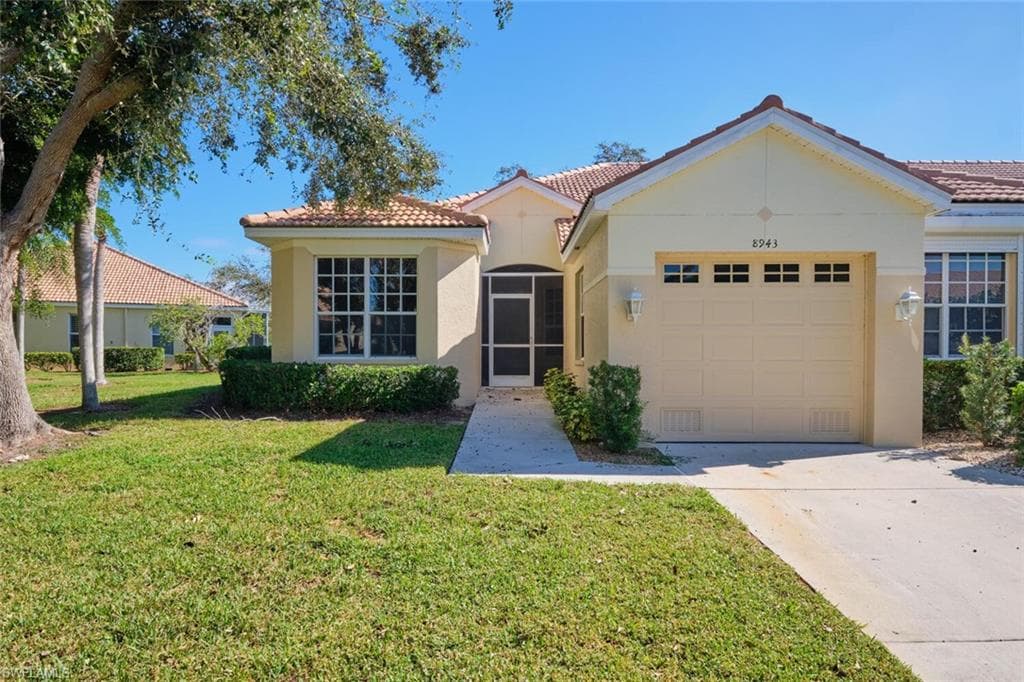 8943 Bristol BEND FORT MYERS, FL 33908