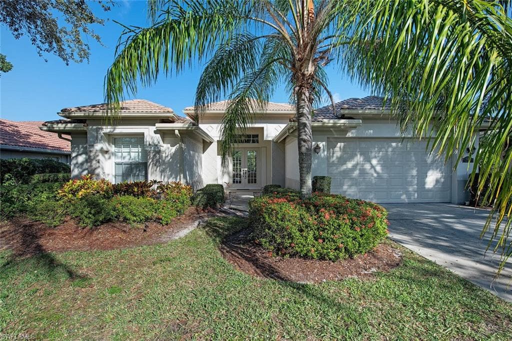 1067 Tivoli DR NAPLES, FL 34104