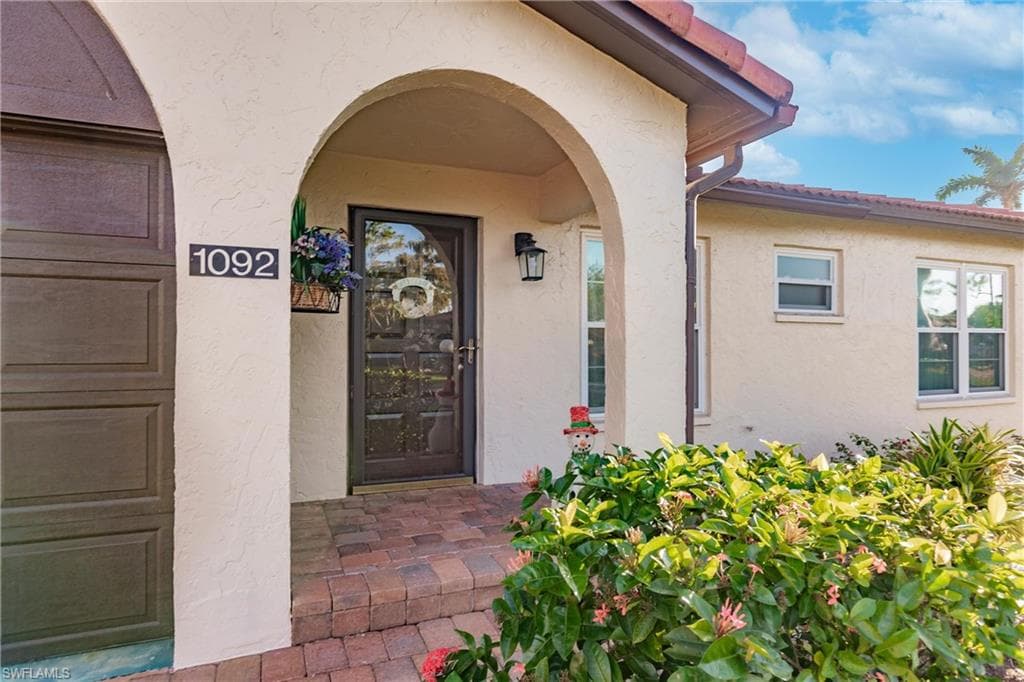 1092 Forest Lakes DR 20-A NAPLES, FL 34105