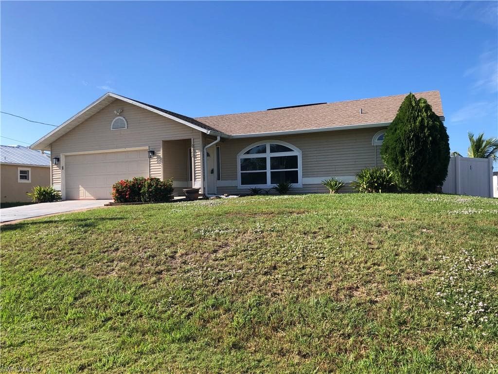 214 SW 10th PL CAPE CORAL, FL 33991