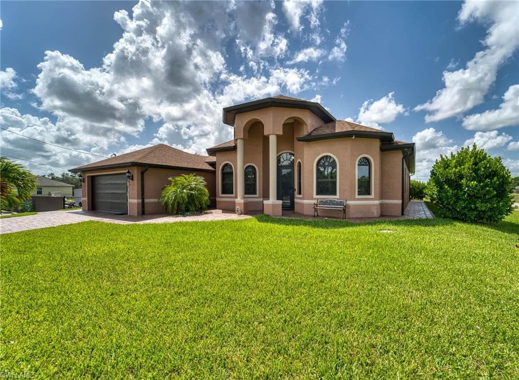 3921 32nd ST SW LEHIGH ACRES, FL 33976