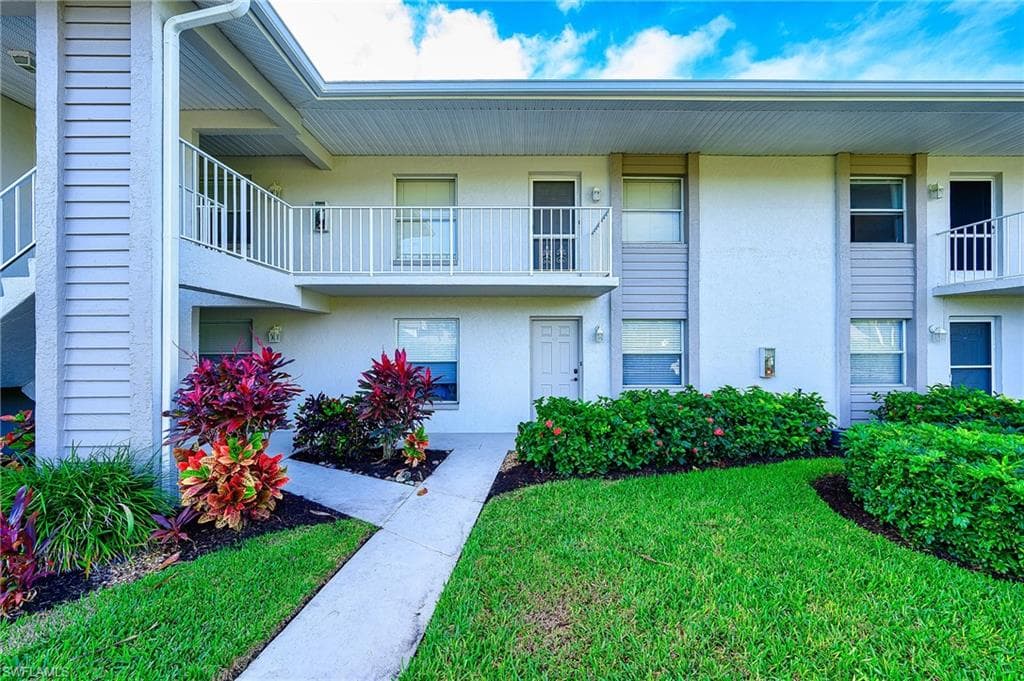 1476 Churchill CIR J-202 NAPLES, FL 34116