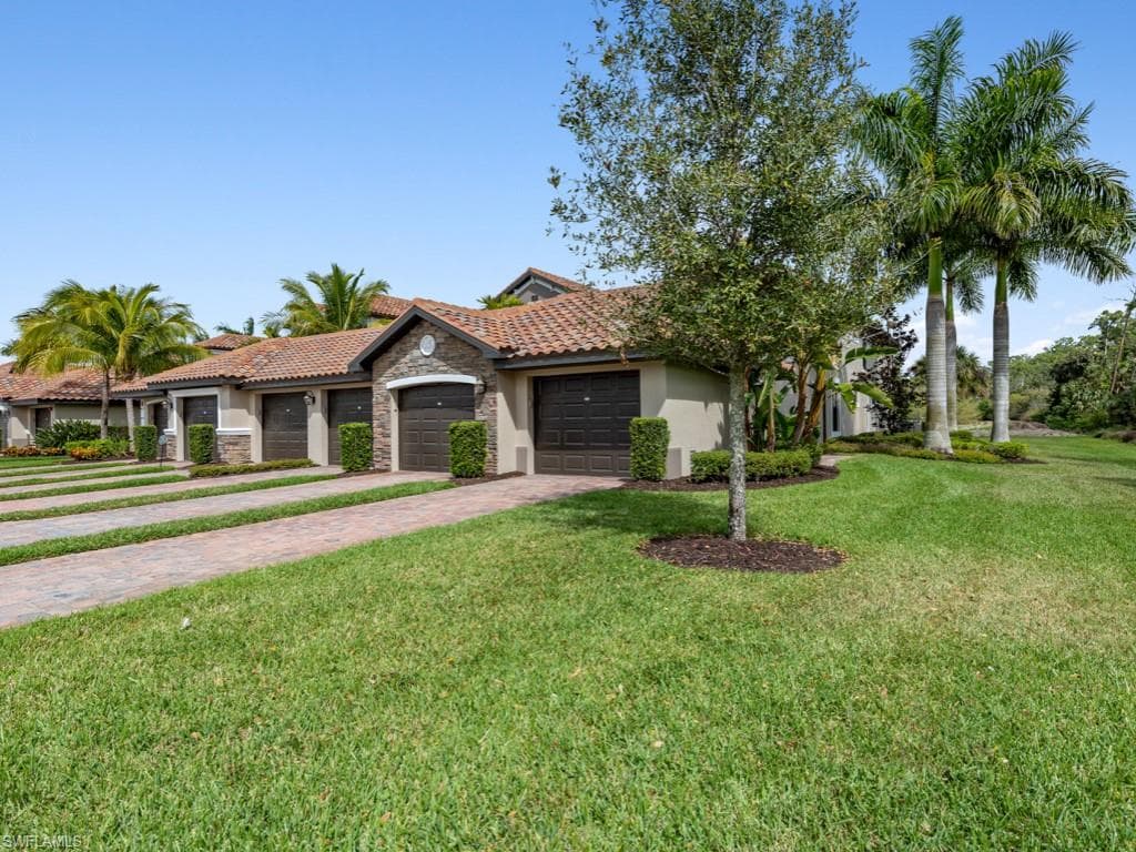 9840 Venezia CIR 811 NAPLES, FL 34113