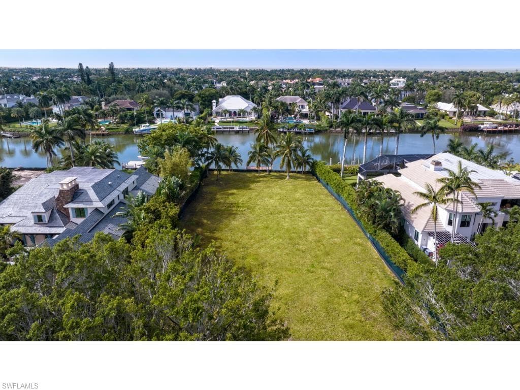 1144 Galleon DR NAPLES, FL 34102