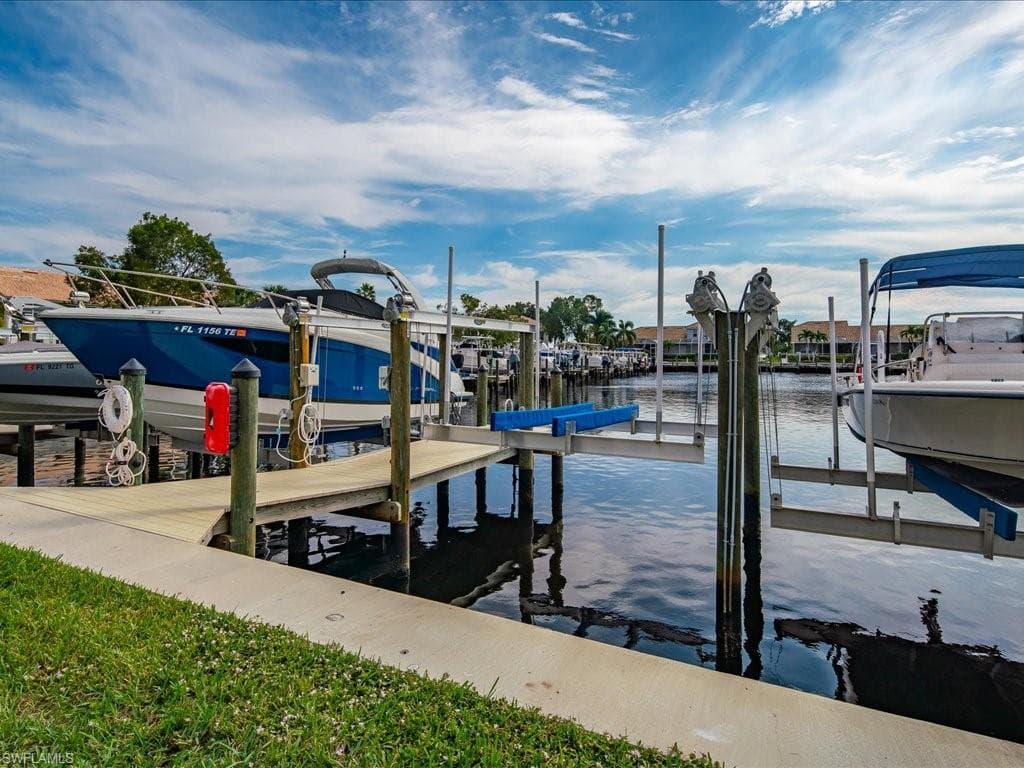 275 Cays DR 2204 NAPLES, FL 34114