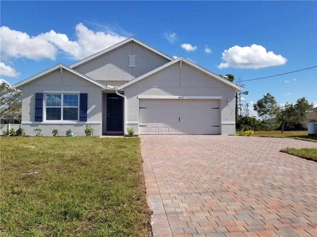 4223 E Gator CIR CAPE CORAL, FL 33909