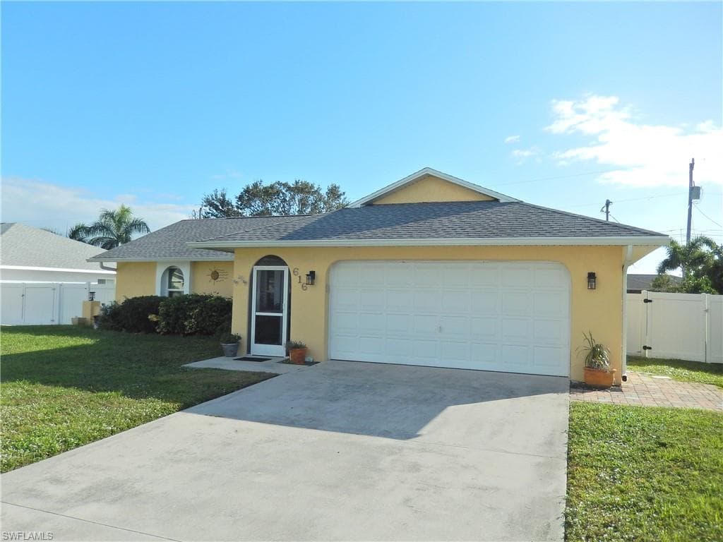 616 SW 35th TER CAPE CORAL, FL 33914