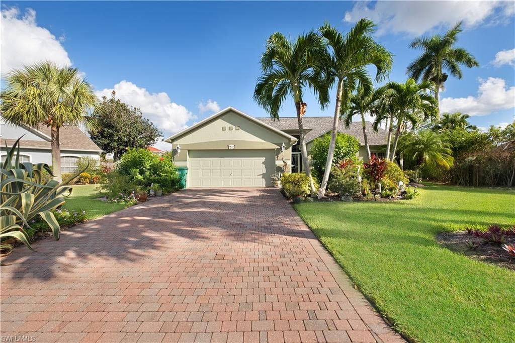 118 Plantation CIR NAPLES, FL 34104