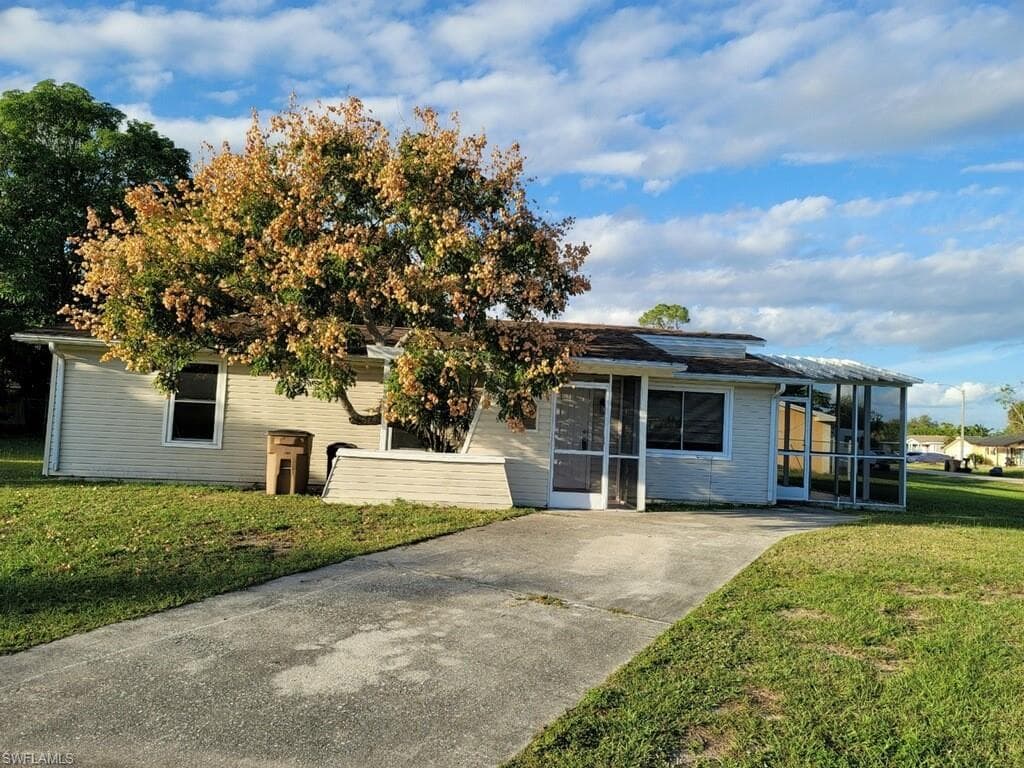 443 Valley DR LEHIGH ACRES, FL 33936