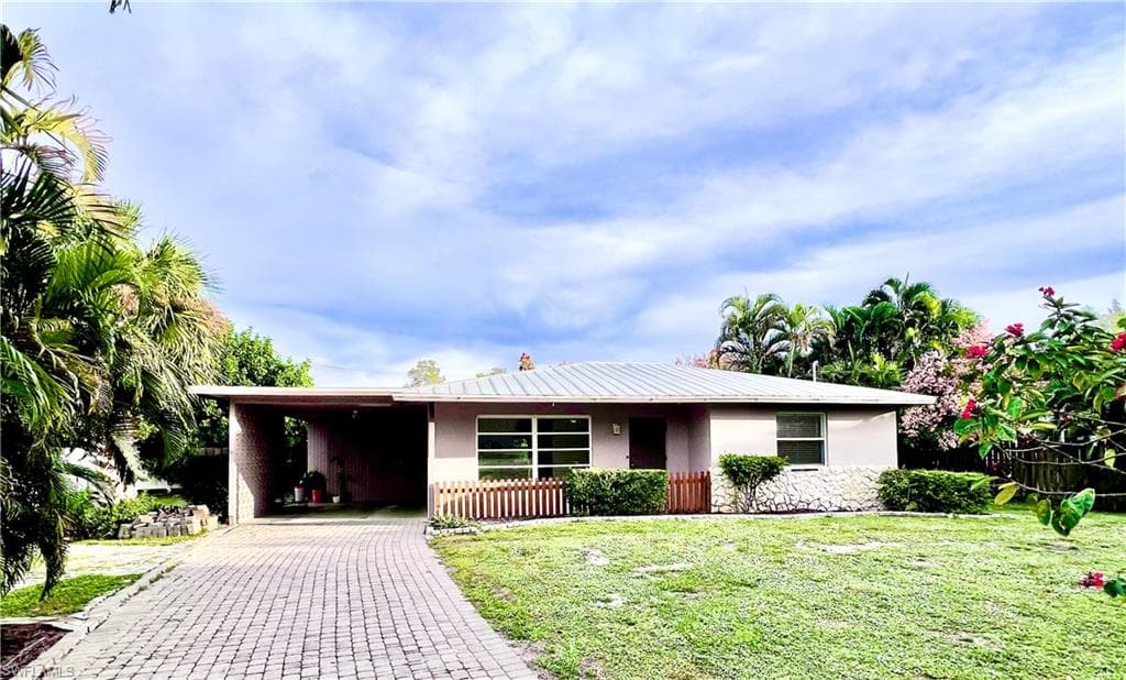 1086 11th ST N NAPLES, FL 34102