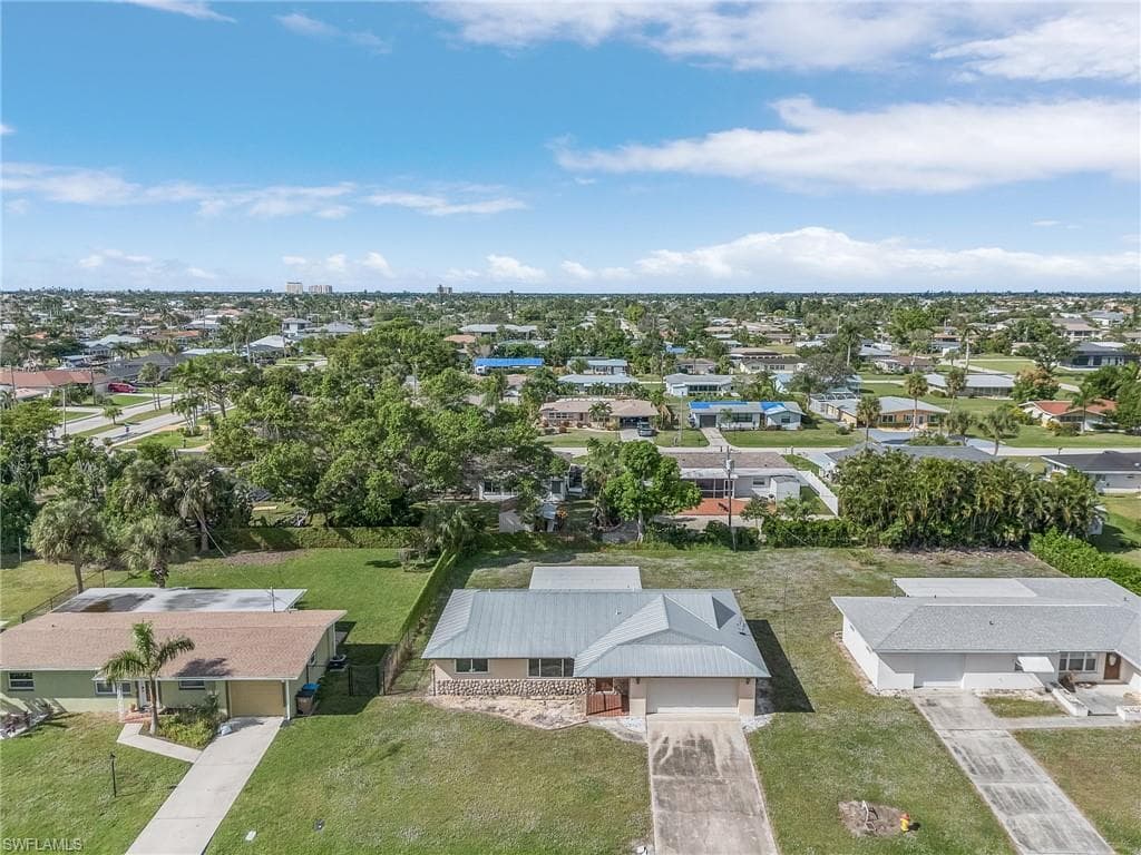 5216 Calusa CT CAPE CORAL, FL 33904