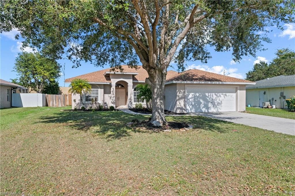 879 Grove DR NAPLES, FL 34120