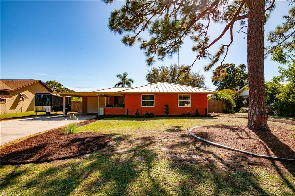 10141 Tropical DR BONITA SPRINGS, FL 34135