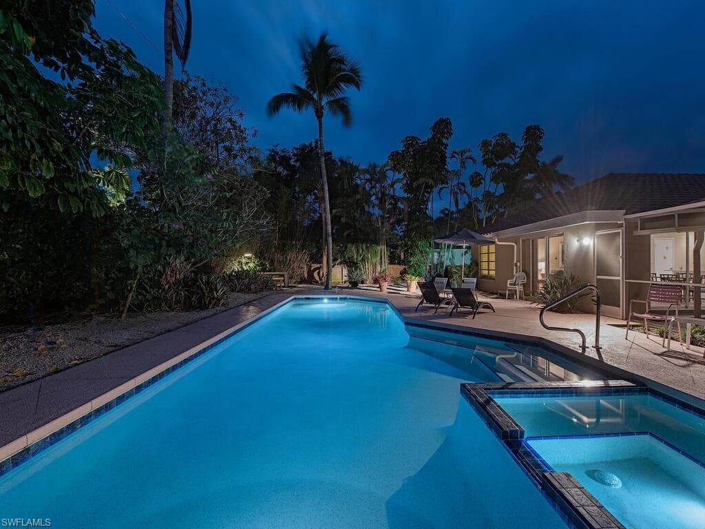 280 S Golf DR NAPLES, FL 34102