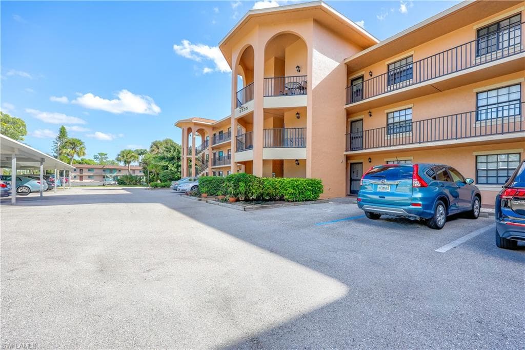 5535 Rattlesnake Hammock RD 203 NAPLES, FL 34113
