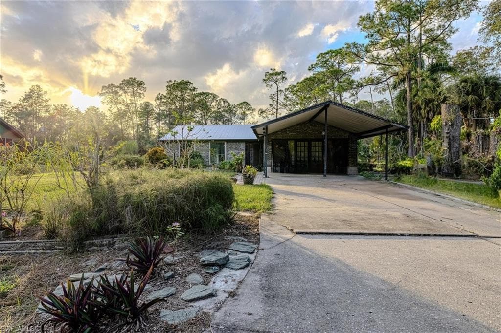 1613 Maple AVE N LEHIGH ACRES, FL 33972