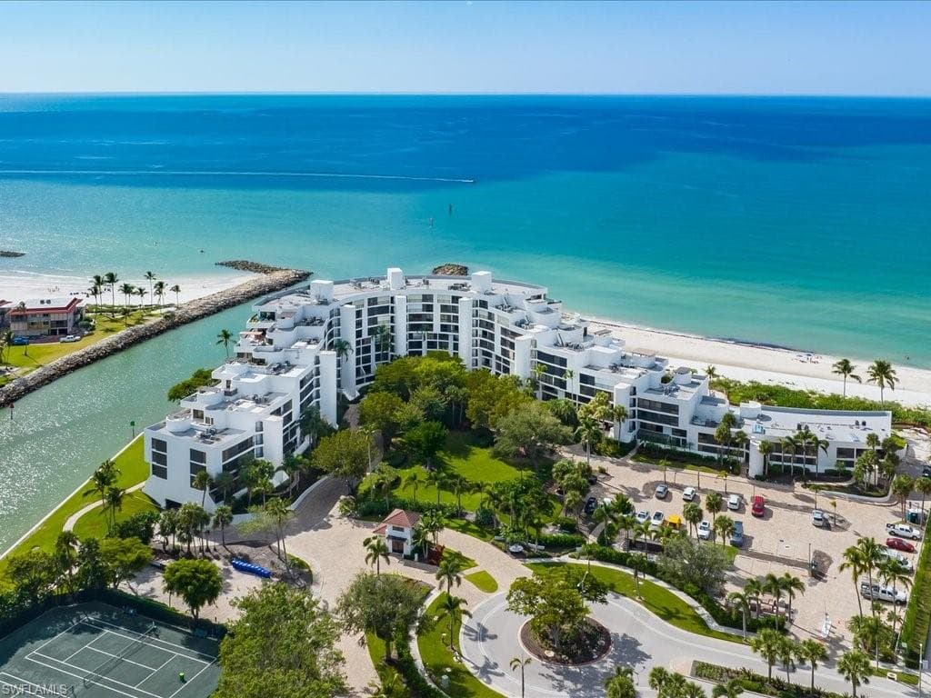 2368 Gulf Shore Blvd N 603 NAPLES, FL 34103