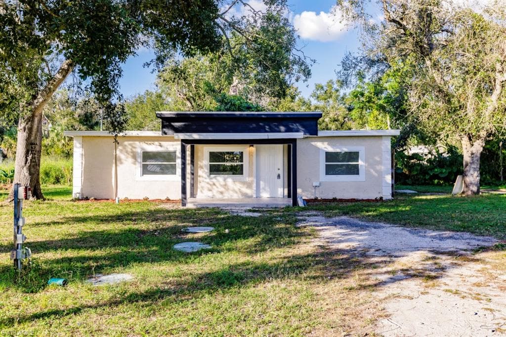 348 San Diego ST NORTH FORT MYERS, FL 33903