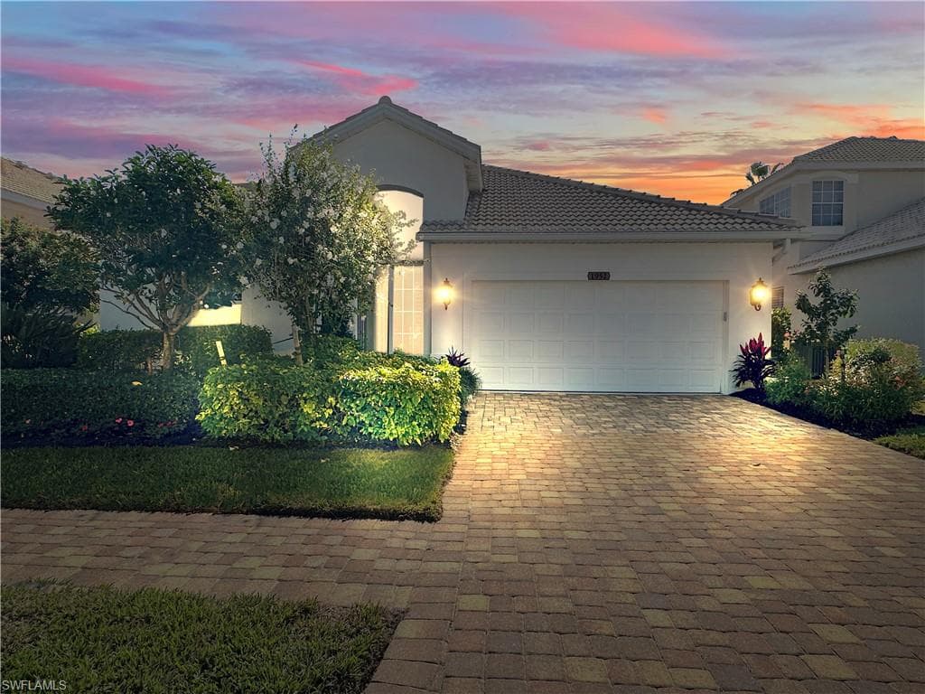1952 Timarron WAY NAPLES, FL 34109