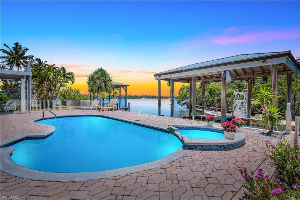 270 Tropical Shores WAY FORT MYERS BEACH, FL 33931