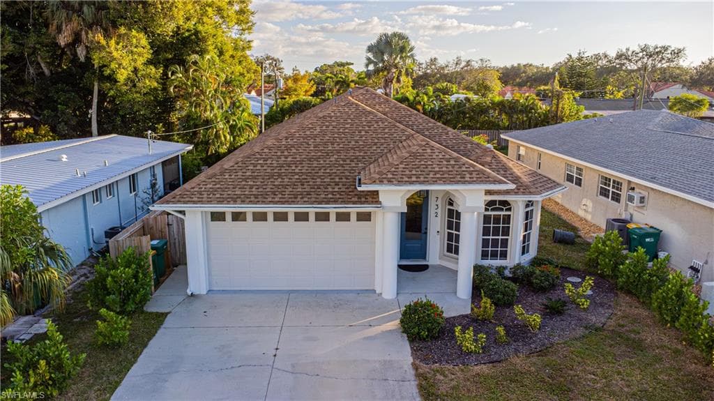 732 92nd AVE N NAPLES, FL 34108