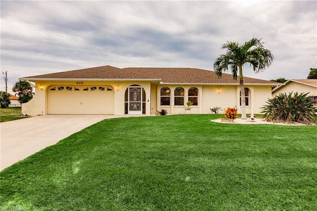 428 SW 37th ST CAPE CORAL, FL 33914