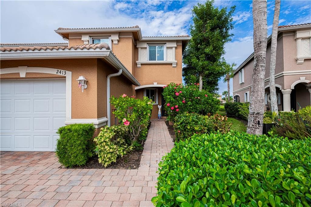 2413 Laurentina LN CAPE CORAL, FL 33909